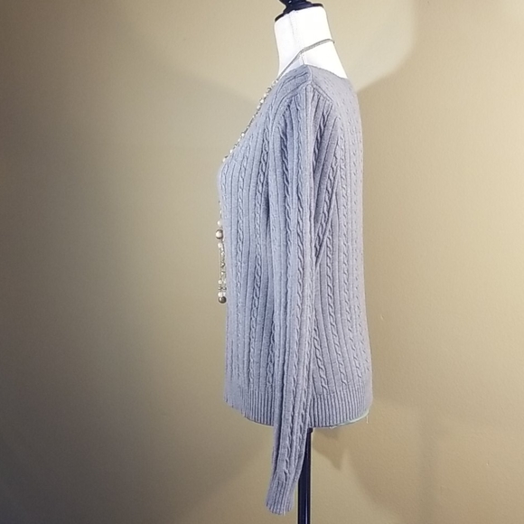 Izod Gray Sweater 💌❤️ - Picture 3 of 7